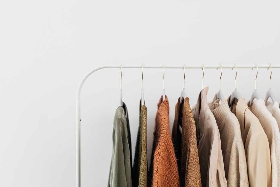 ما هي خزانة الملابس الكبسولة (Capsule Wardrobe)؟