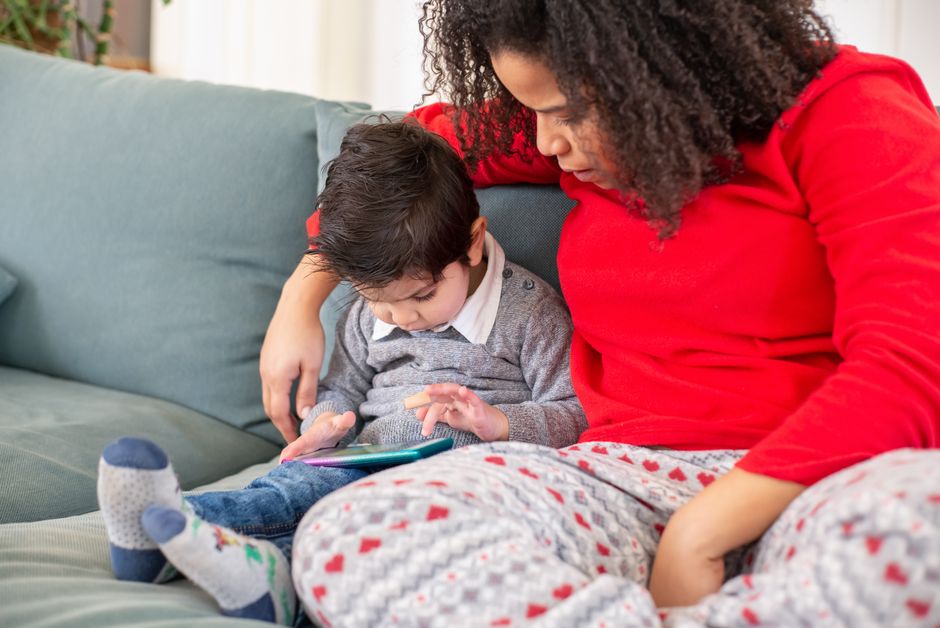 تربية الأبناء في العصر الرقمي: استراتيجيات التواصل الفعال