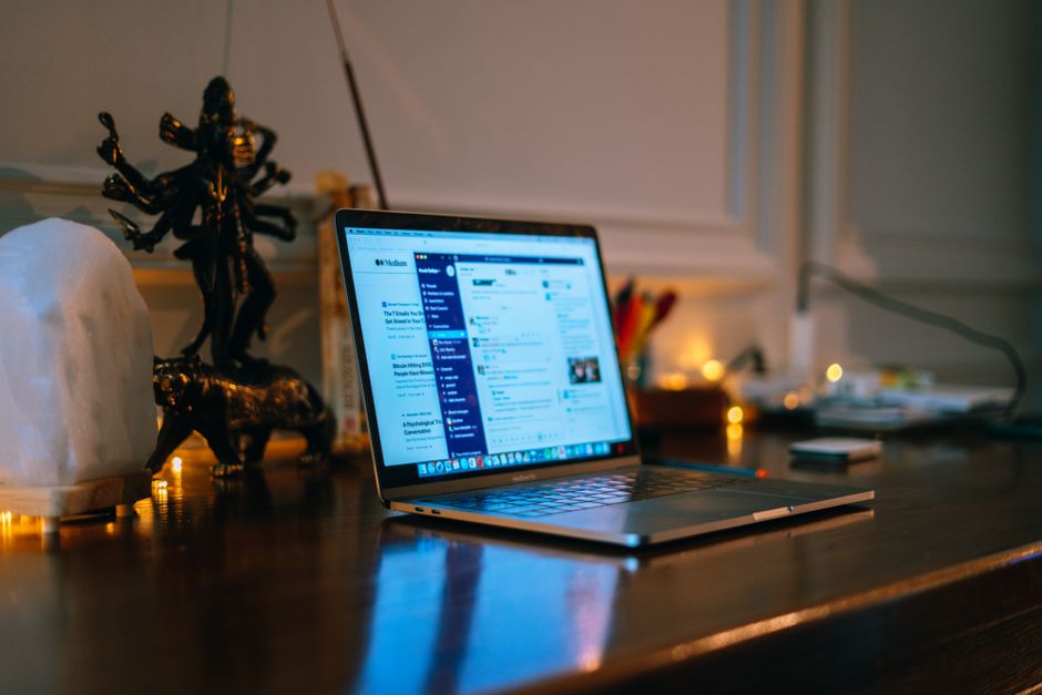 إتيكيت التواصل الرقمي: قواعد كتابة البريد الإلكتروني الاحترافي