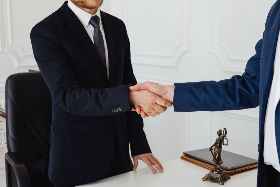 بناء شبكة علاقات حقيقية: سر النجاح والرضا للرجل الطموح